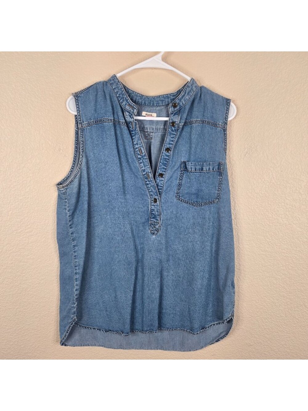 Fossil Womens L Sleeveless Chambray Denim Denim Top Shirt Blue Button Up